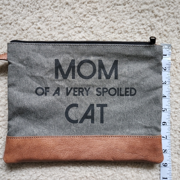 NWOT Cat Mom Wristlet - Picture 5 of 5